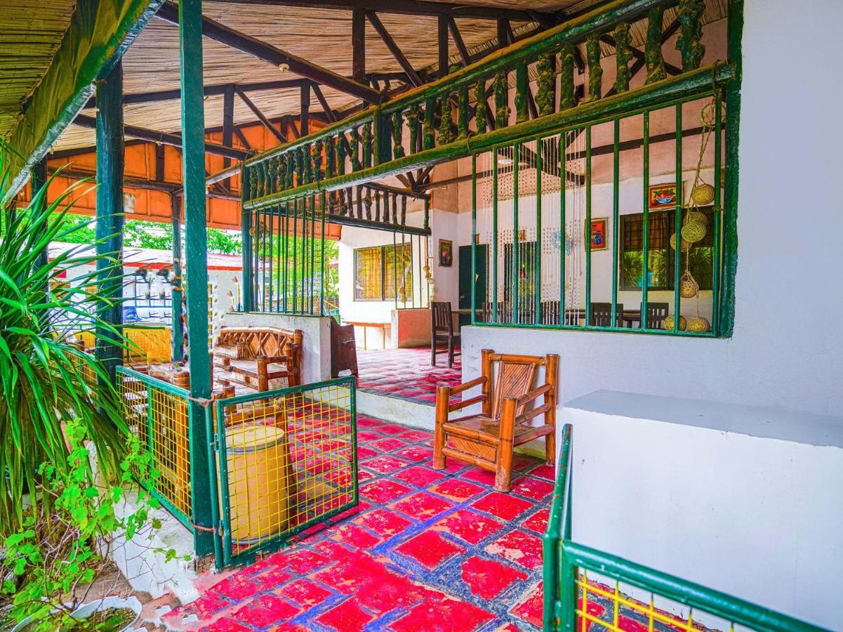 Oyo 875 Madhavi Beach Resort Balibago Eksteriør bilde